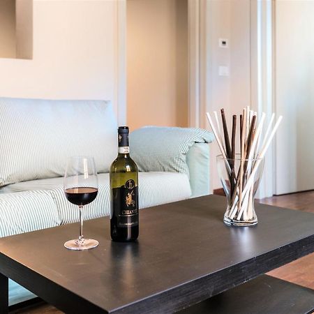 Hostly - La Pera Suite Apartment - 2 Bedrooms, Full Center Pisa Exterior photo
